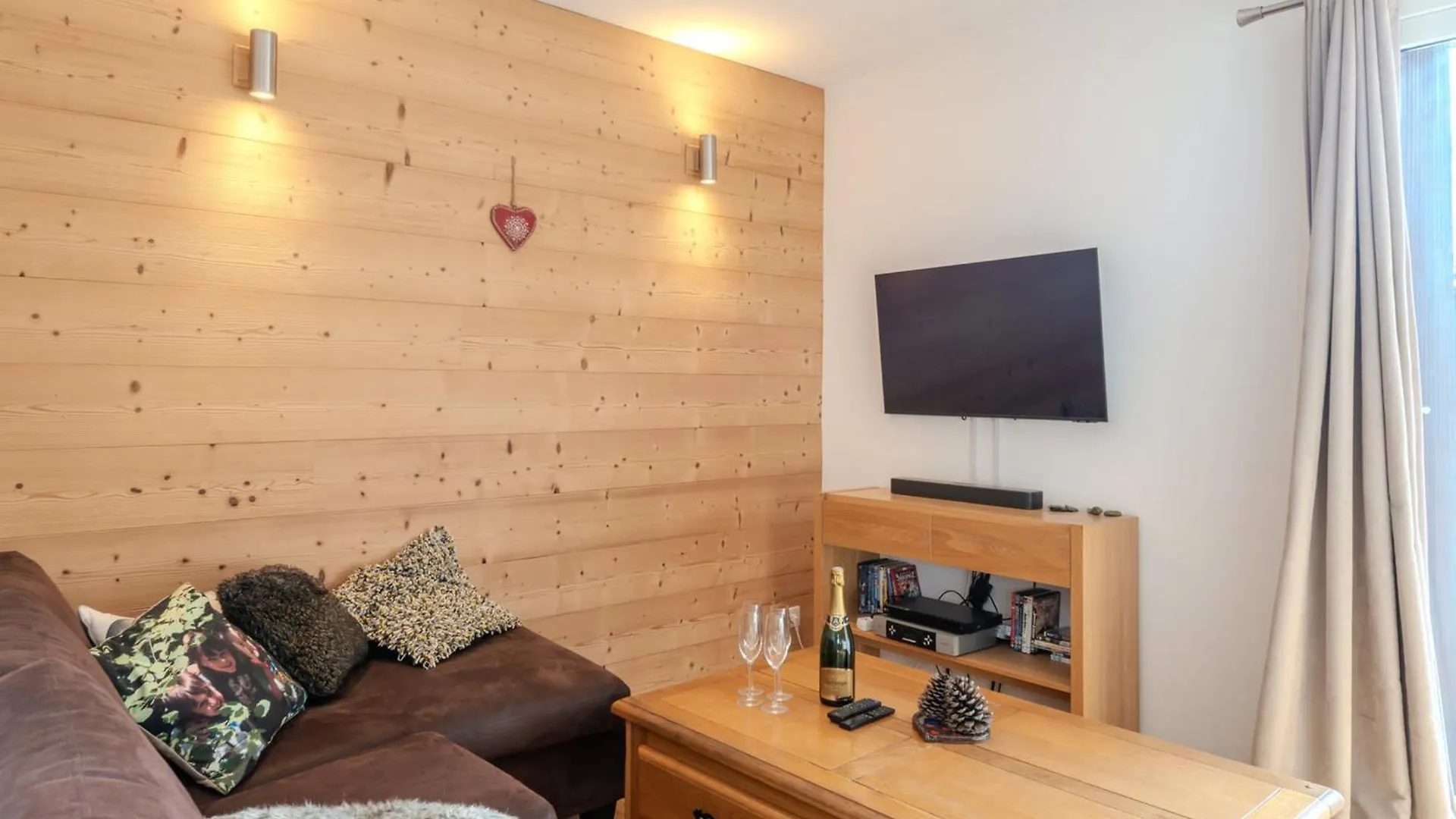 Charmant 4P Renove, 900M Centre Morzine, Navette, Balcon, Wifi, Parking, Linge Fourni - Fr-1-754-23 Apartment